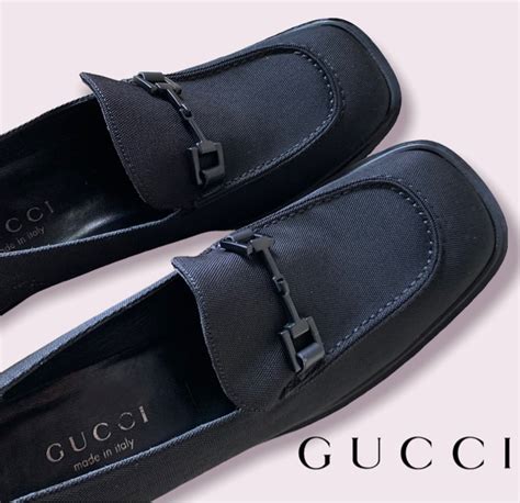 黑色皮革男士'Gucci'樂福鞋 .